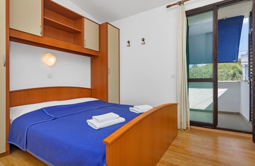 Pokrivenik Apartment | Apartment Igor - 5 m from beach: SA6(2+2) - Cove Pokrivenik, Island Hvar, Croatia