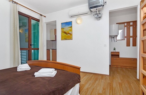 Pokrivenik Apartment | Apartment Igor - 5 m from beach: SA4(4) - Cove Pokrivenik, Island Hvar, Croatia