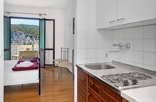 Pokrivenik Apartment | Apartment Igor - 5 m from beach: SA3(2) - Cove Pokrivenik, Island Hvar, Croatia
