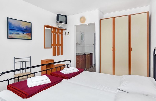 Pokrivenik Apartment | Apartment Igor - 5 m from beach: SA3(2) - Cove Pokrivenik, Island Hvar, Croatia