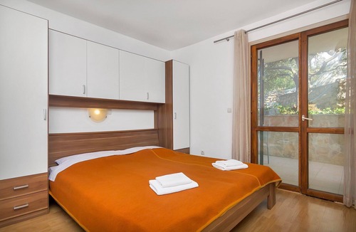 Pokrivenik Apartment | Apartment Igor - 5 m from beach: SA2(4) - Cove Pokrivenik, Island Hvar, Croatia