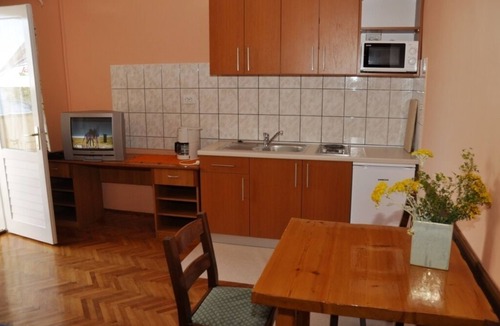Barbat na Rabu Apartment | Apartment in Barbat with Seaview, Balcony, Air condition (660-1)