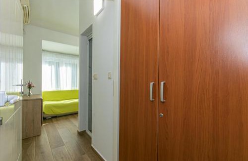 Drasnice Apartment | Apartment in Drasnice with sea view, terrace, air conditioning, WiFi 4992-3