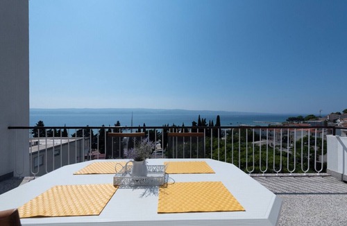 Omis Apartment | Apartment in Duće with Seaview, Terrace, Air condition, WIFI (3423-1)