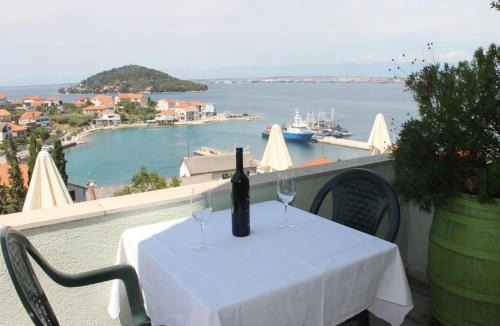 Kali Apartment | Apartment in Kali with sea view, balcony, air conditioning, Wi-Fi (4566-1)