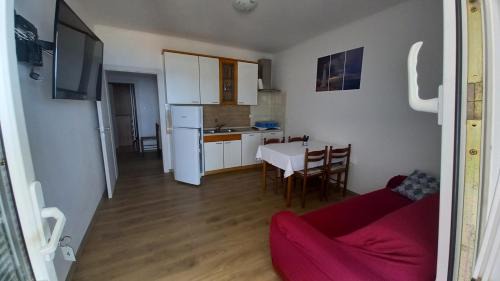 Kustici Apartment | Apartment in Kustici with sea view, terrace, air conditioning, WiFi (3597-4)