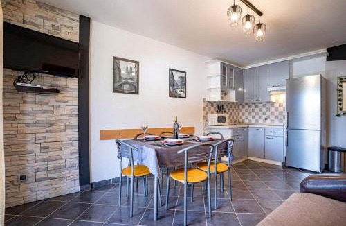 Rab Town Apartment | Apartment in Lopar with Balcony, Air condition, WIFI (4738-2)