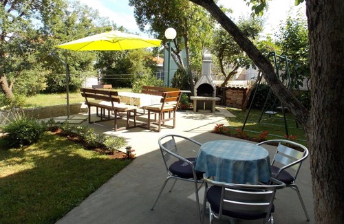 Bogovici Apartment | Apartment in Malinska with Terrace, WIFI, Washing machine (4690-4)