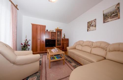 Mundanije Apartment | Apartment in Mundanije with Seaview, Terrace, Air condition, WIFI (3748-1)