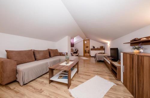 Mundanije Apartment | Apartment in Mundanije with Seaview, Terrace, Air condition, WIFI (3748-3)
