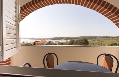 Caska Apartment | Apartment in Novalja with sea view, terrace, air conditioning, Wi-Fi (3565-2)
