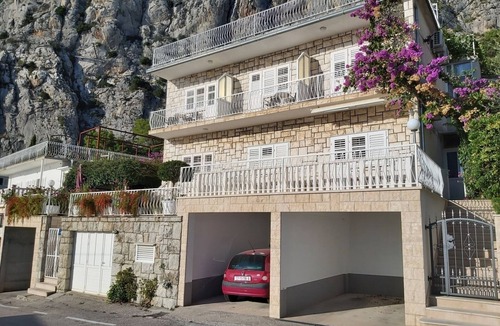 Borak Apartment | Apartment in Omiš with Seaview, Terrace, WIFI (161-2)