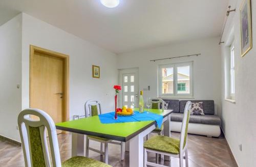 Pirovac Apartment | Apartment in Pirovac with terrace, air conditioning, WiFi (4925-3)