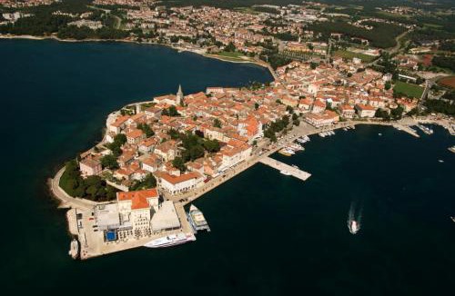 Brulo Apartment | Apartment in Porec with Balcony, Air conditioning, Wi-Fi (3794-5)