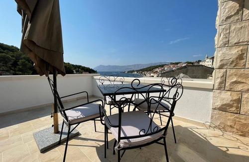 Povlja Apartment | Apartment in Povlja with Seaview, Terrace, Air condition, WIFI (3419-2)