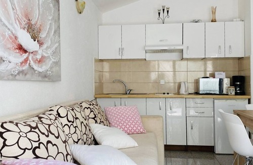 Povlja Apartment | Apartment in Povlja with Terrace, Air condition, WIFI, Washing machine (3419-3)