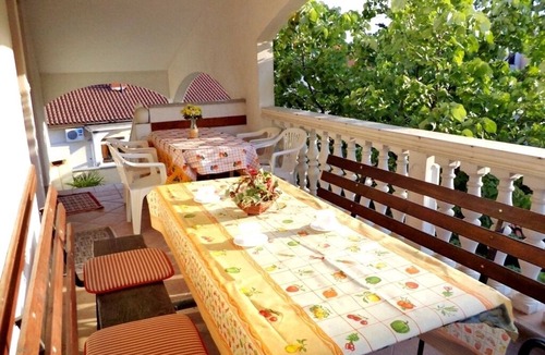 Vintijan Apartment | Apartment in Pula with Terrace, Air condition, WIFI, Washing machine (633-1)