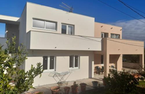 Slatine Apartment | Apartment in Slatine with Terrace, Air conditioning, Wi-Fi (4789-3)
