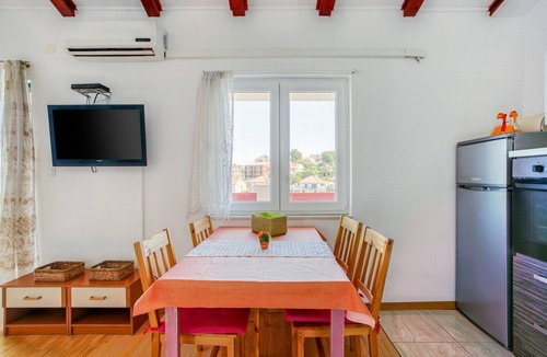 Stomorska House | Apartment in Stomorska near the Sea