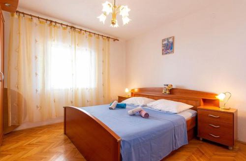 Tribanj Apartment | Apartment in Tribalj with Sea View and Beach