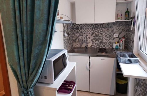 Donje Selo Apartment | Apartment Jagoda - next to the sea: SA1(2) - Cove Donja Krusica (Donje selo), Island Solta,