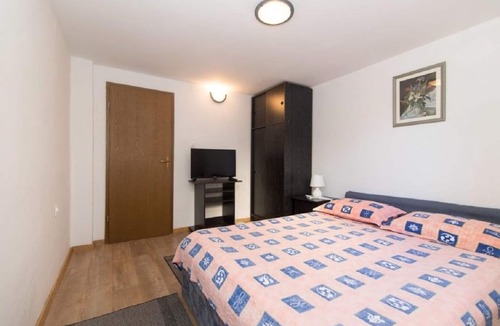 Vis Apartment | Apartment Jakša - close to the sea & free parking: A1(4) - Vis, Island Vis, Croatia