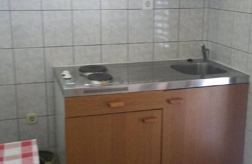 Stomorska Apartment | Apartment Kaleb - next to the seashore: SA7-Miro 24(2) - Stomorska, Island Solta, Croatia