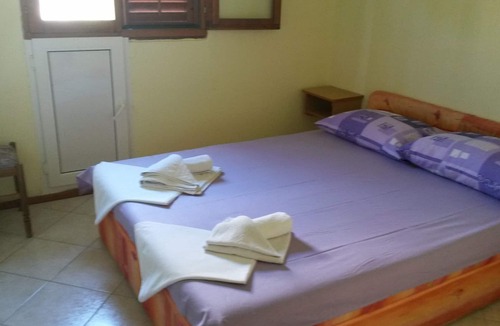 Stomorska Apartment | Apartment Kaleb - next to the seashore: SA7-Miro 24(2) - Stomorska, Island Solta, Croatia