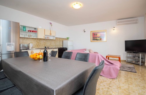 Dugi Rat Apartment | Apartment Karlo