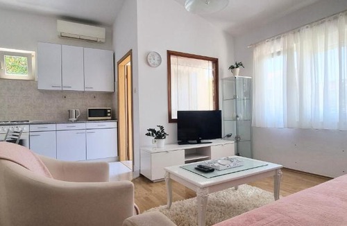 Zelenka Apartment | Apartment Kate-few minutes from beach