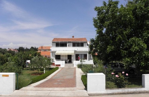 Susica Apartment | Apartment Kuce - 150m from the beach with parking: SA2(2) - Susica, Island Ugljan, Croatia