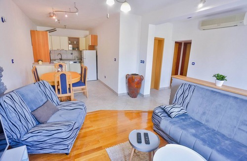 Sutivan Apartment | Apartment Lenka with garden