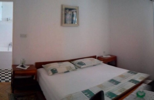 Sutivan Apartment | Apartment Liva - 60m from the sea: 4 - R6(2) - Sutivan, Island Brac, Croatia