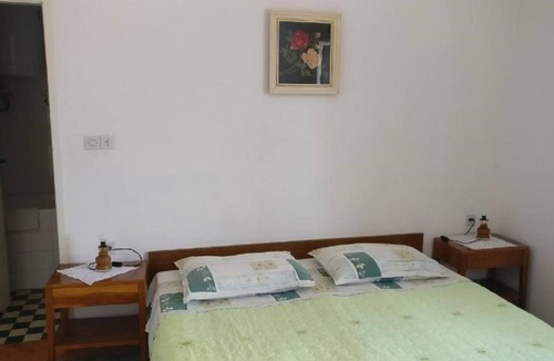 Sutivan Apartment | Apartment Liva - 60m from the sea: 4 - R6(2) - Sutivan, Island Brac, Croatia