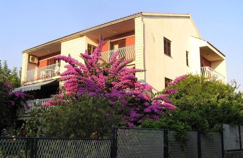 Loviste Apartment | Apartment Ljube (102801-A1) - Loviste