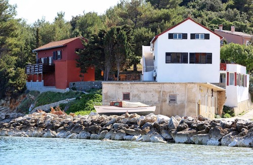Savar House | Apartment located directly on the sea, with sea views and stunning views