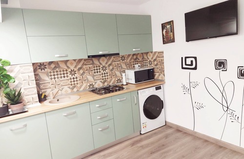 Braila Apartment | Apartment located on Cuza Boulevard, right in the old center of the city.