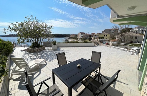 Simuni Apartment | Apartment Lorenco seafront