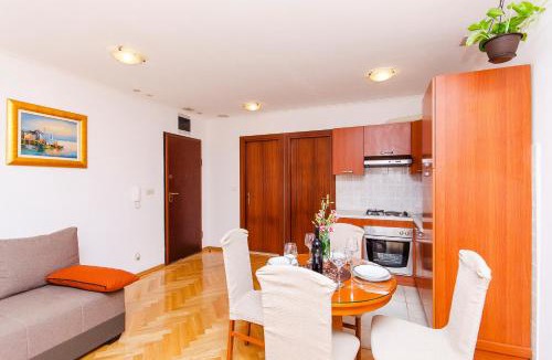 Znjan Apartment | Apartment Lucija