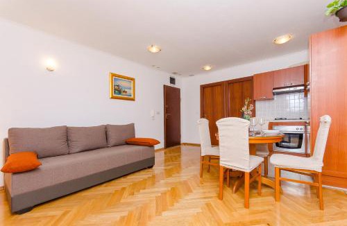 Znjan Apartment | Apartment Lucija