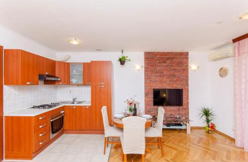 Znjan Apartment | Apartment Lucija