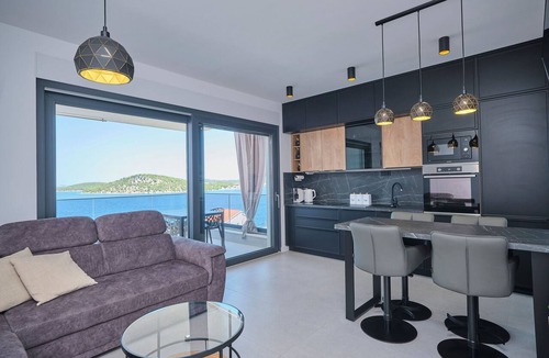 Razanj Apartment | Apartment Maestral