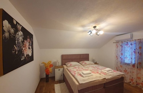 Cove Parja Apartment | Apartment Magdalena - Two Bedroom Apartment with Balcony