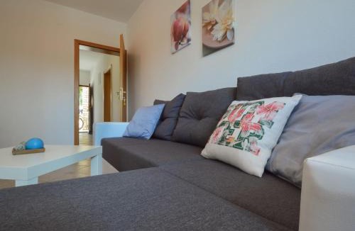 Obrovac Apartment | Apartment Mara-2 by Interhome