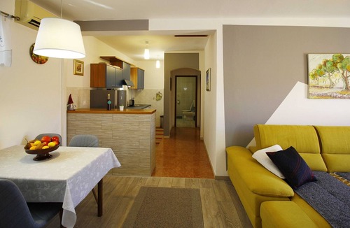Cilipi Apartment | Apartment Marita - One Bedroom Apartment with Balcony
