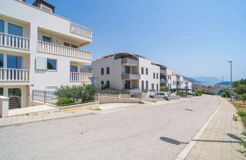 Gorica Apartment | Apartment MarLo with nice views on the Adriatic!