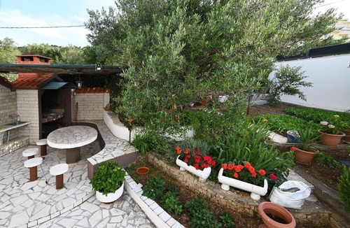 Slatine Apartment | Apartment Mihovilovic - 50 m from beach: A3(4+2) - Slatine, Island Ciovo, Croatia