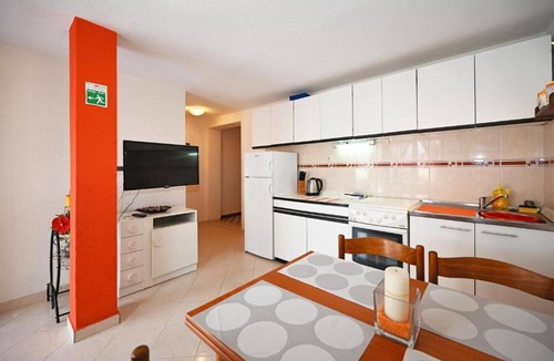 Slatine Apartment | Apartment Mihovilovic - 50 m from beach: A1(4) - Slatine, Island Ciovo, Croatia