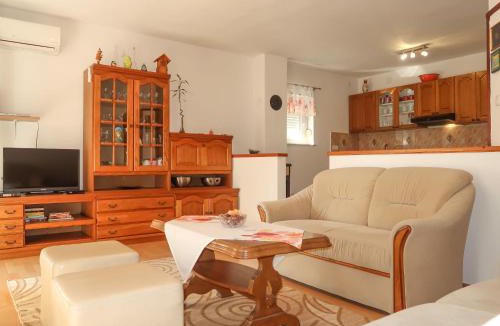Jadranovo Apartment | Apartment Mila-1 by Interhome
