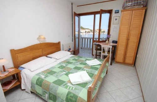 Zaklopatica Apartment | Apartment Mile - 10m from the sea SA2(2) Studio - Zaklopatica, Island Lastovo, Croatia